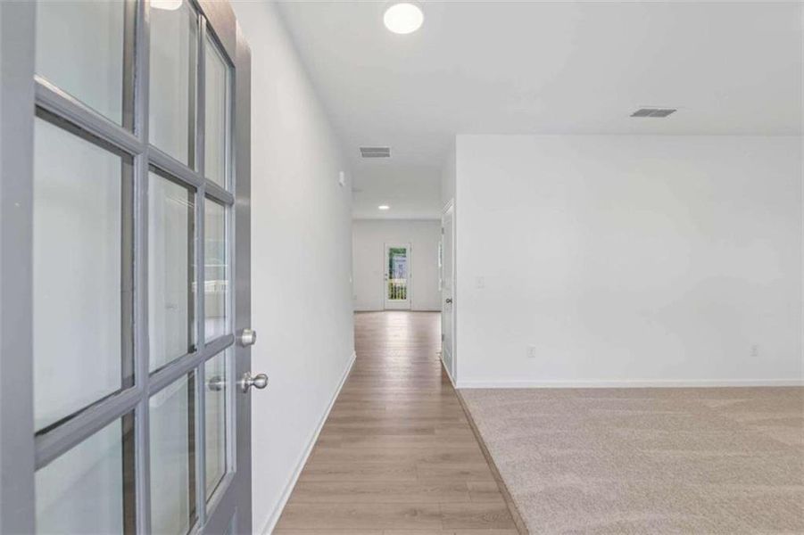 Spacious, unfurnished interior of a new home in The Pointe at Heron Bay, Locust Grove (Image 23).