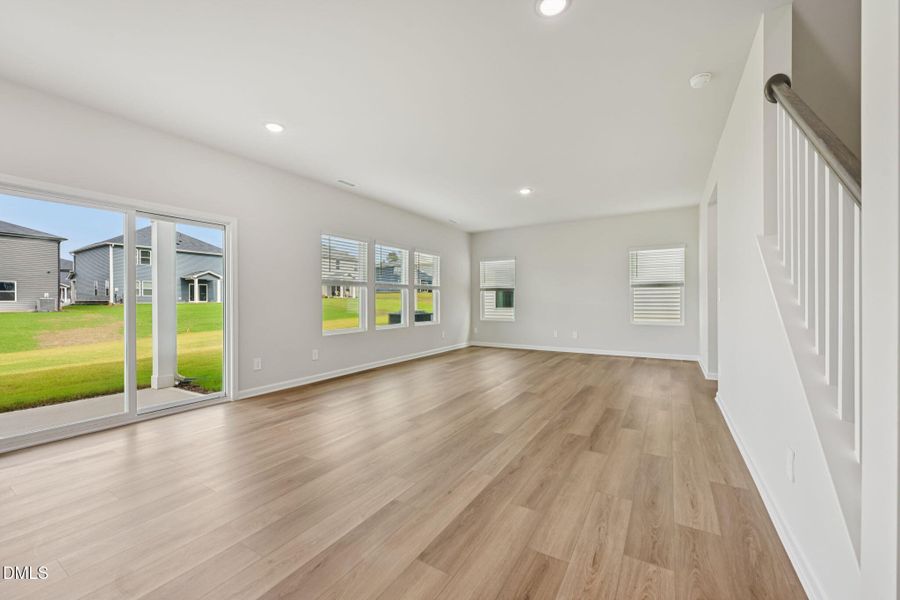 15-web-or-mls-Raleigh - Oak Manor - 744