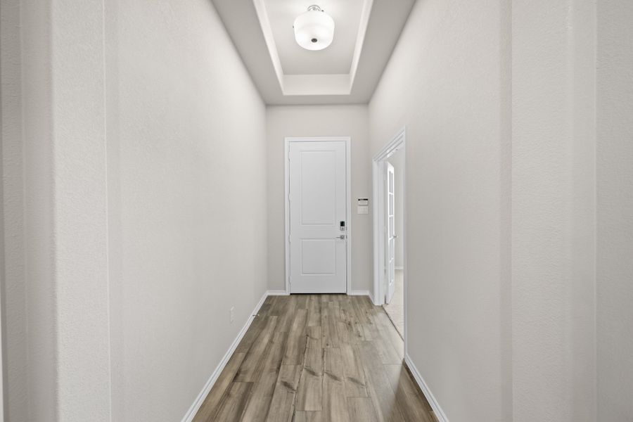 Spacious, unfurnished interior of a new home in El Dorado, Granbury (Image 13).