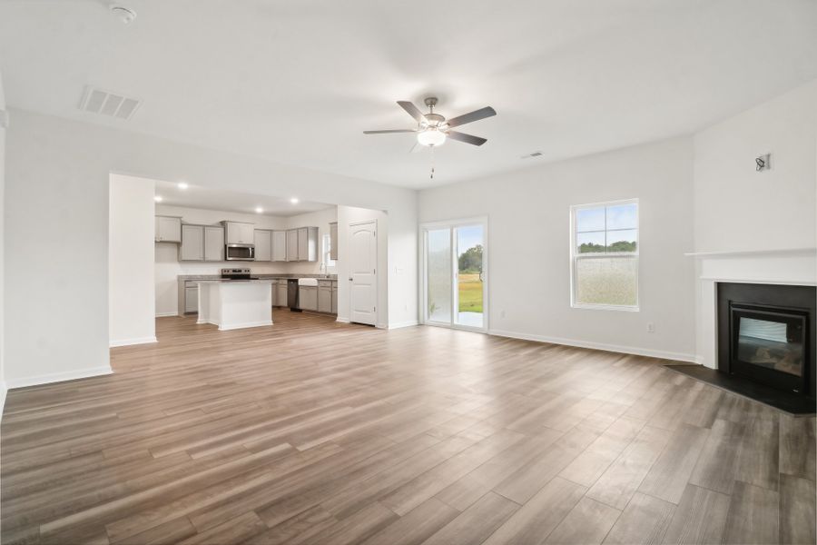 Spacious, unfurnished interior of a new home in Portrait Hills, Aiken (Image 6).