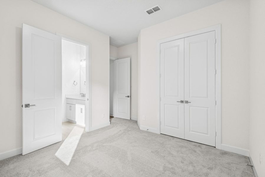 Spacious, unfurnished interior of a new home in ARTAVIA - Parkview Collection, Conroe (Image 43).