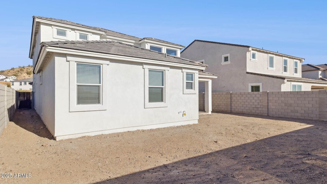 3985_Phoenician_Lot 2081_Aloravita_Peori 3985_Phoenician_Lot 2081_Aloravita_Peori