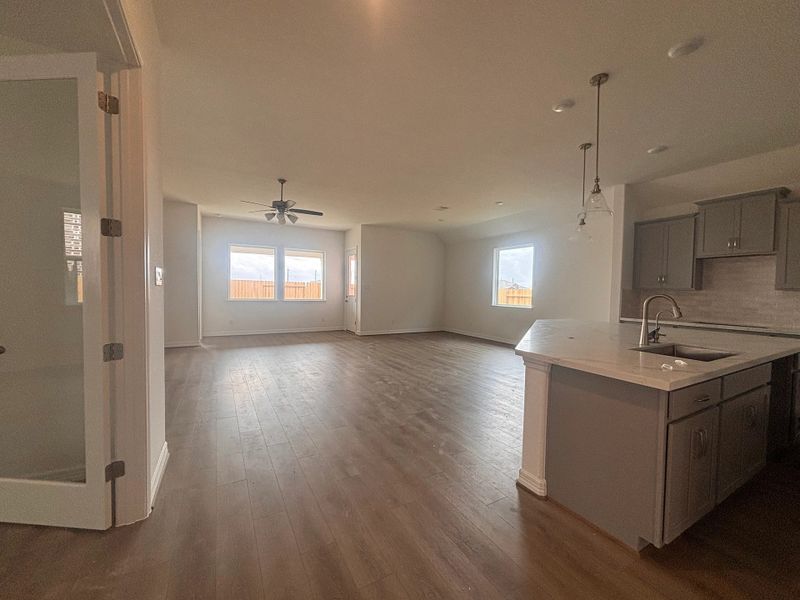 Spacious, unfurnished interior of a new home in Ashland, Richwood (Image 14).
