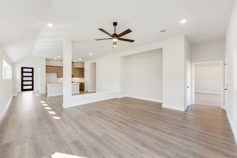 Spacious, unfurnished interior of a new home in Arcadia Trails Classic 50, Balch Springs (Image 31).