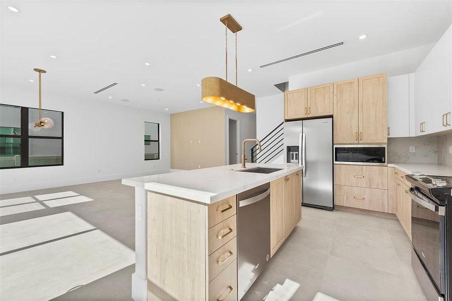 Furnished interior view inside a new home in , Fort Lauderdale (Image 10).