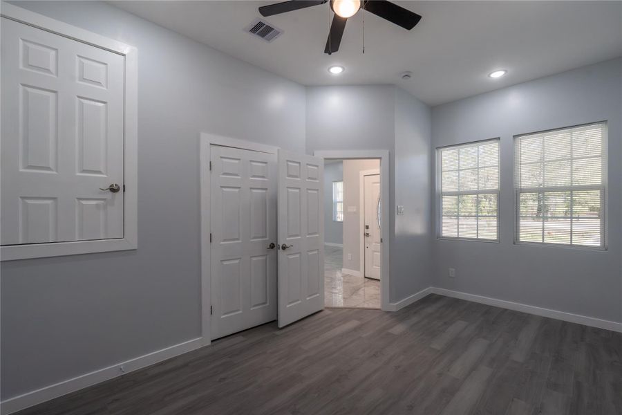 Spacious, unfurnished interior of a new home in , Cleveland (Image 20).