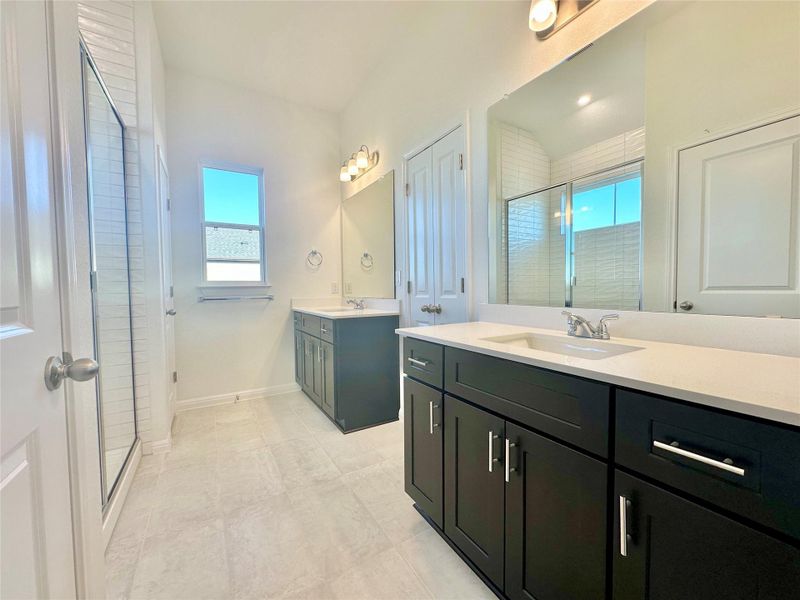 Furnished interior view inside a new home in Porter Country, Buda (Image 3).