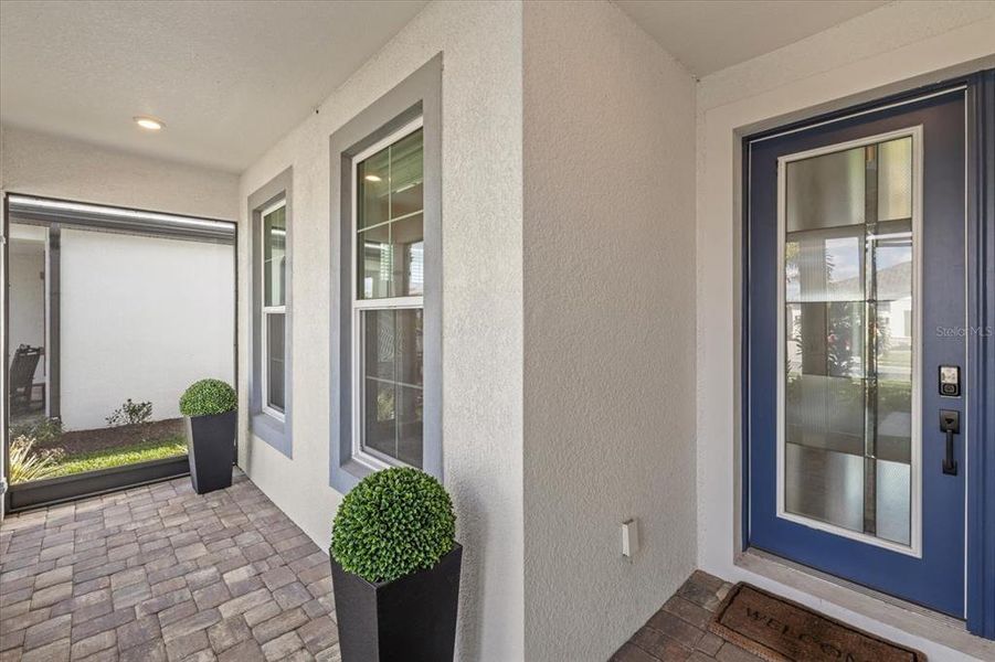 Exterior details and patio area of a home in , Lakewood Ranch (Image 30).
