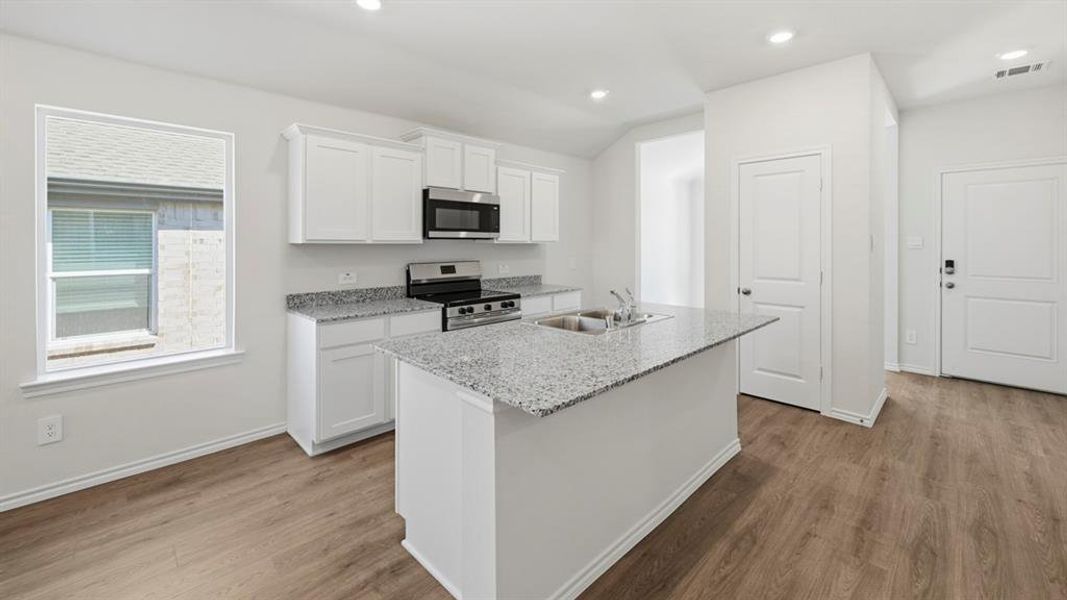 Furnished interior view inside a new home in Sweetwater Springs, Sherman (Image 11).