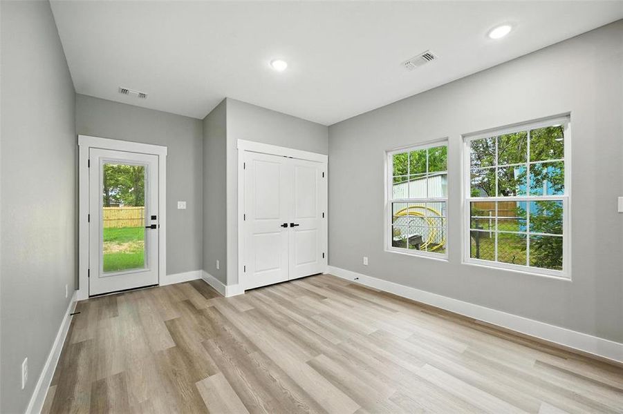 Spacious, unfurnished interior of a new home in , Pottsboro (Image 16).