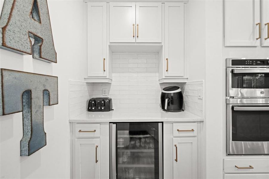 Close-up of interior finishes inside a home in , Punta Gorda (Image 19).