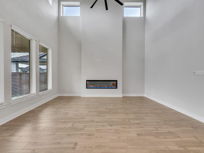 Spacious, unfurnished interior of a new home in Meridiana, Manvel (Image 21).