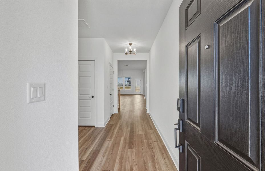 Spacious, unfurnished interior of a new home in Santa Rita Ranch, Liberty Hill (Image 54).