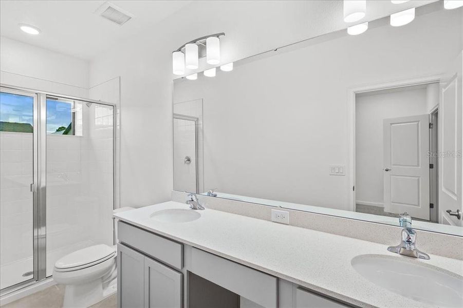 Furnished interior view inside a new home in , Orlando (Image 14).