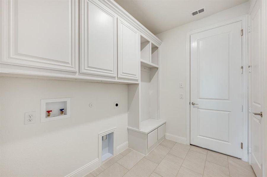 Furnished interior view inside a new home in Wildflower Ranch 60-65, Justin (Image 17). Furnished interior view inside a new home in Wildflower Ranch 60-65, Justin (Image 17).