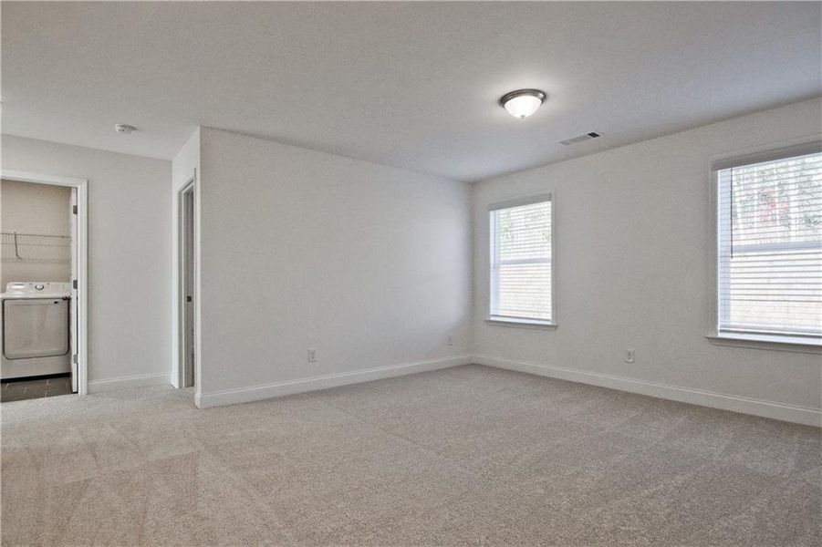 Spacious, unfurnished interior of a new home in Clark Farms, Flowery Branch (Image 18).
