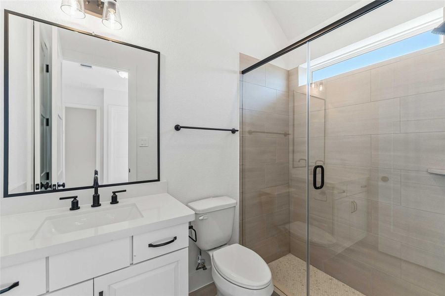 Furnished interior view inside a new home in Valencia, Manvel (Image 14).