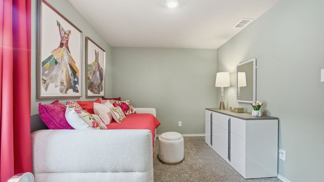 Representative furnished interior of a home built from the Bellvue by D.R. Horton in Dry Creek, Bridgeport (Image 37).