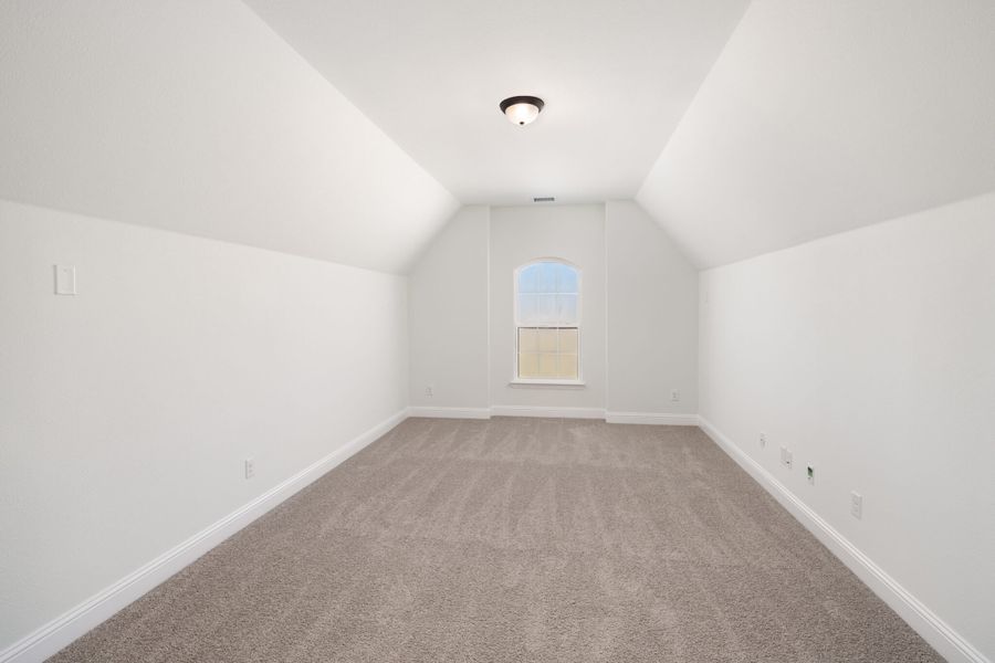 Spacious, unfurnished interior of a new home in Cambridge Crossing, Celina (Image 18).