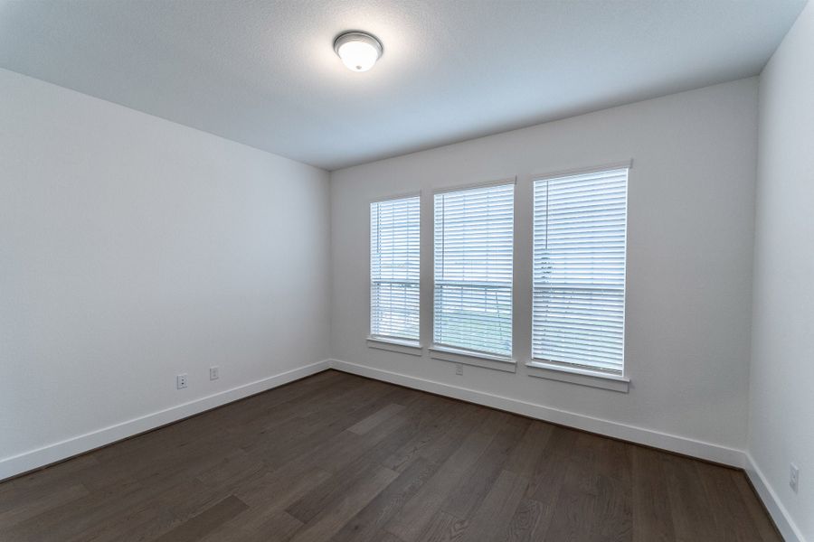 Spacious, unfurnished interior of a new home in Lariat, Liberty Hill (Image 21).