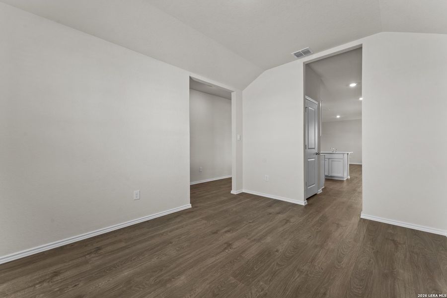 Spacious, unfurnished interior of a new home in High Garden, Comfort (Image 15).