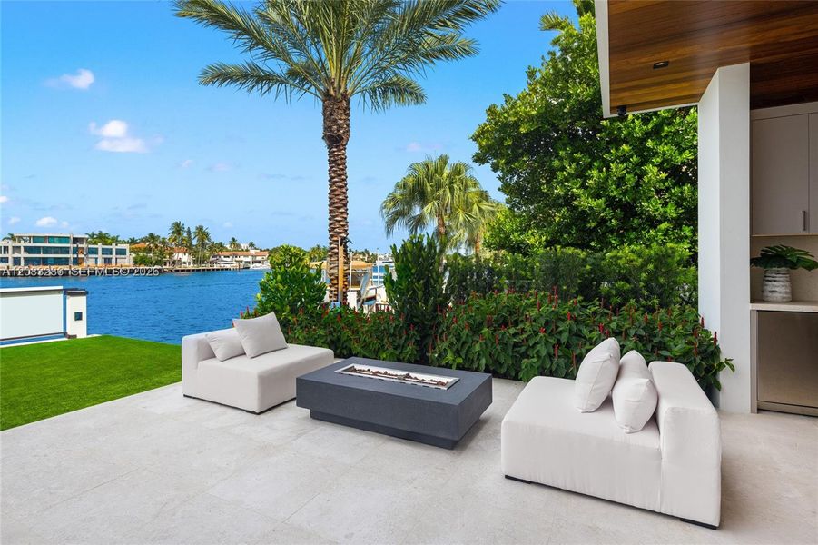 Exterior details and patio area of a home in , Fort Lauderdale (Image 25). Exterior details and patio area of a home in , Fort Lauderdale (Image 25).