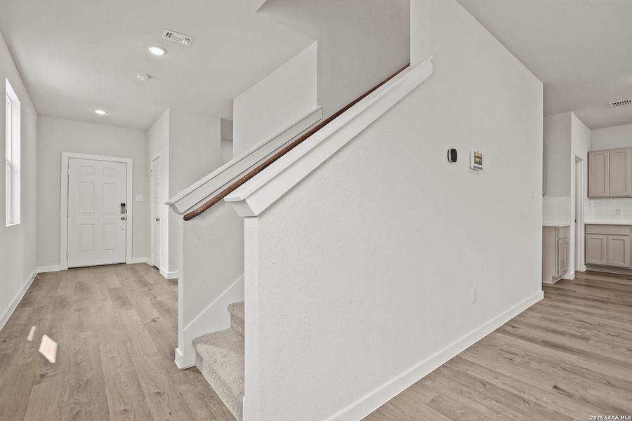 Spacious, unfurnished interior of a new home in Park Place, New Braunfels (Image 17).