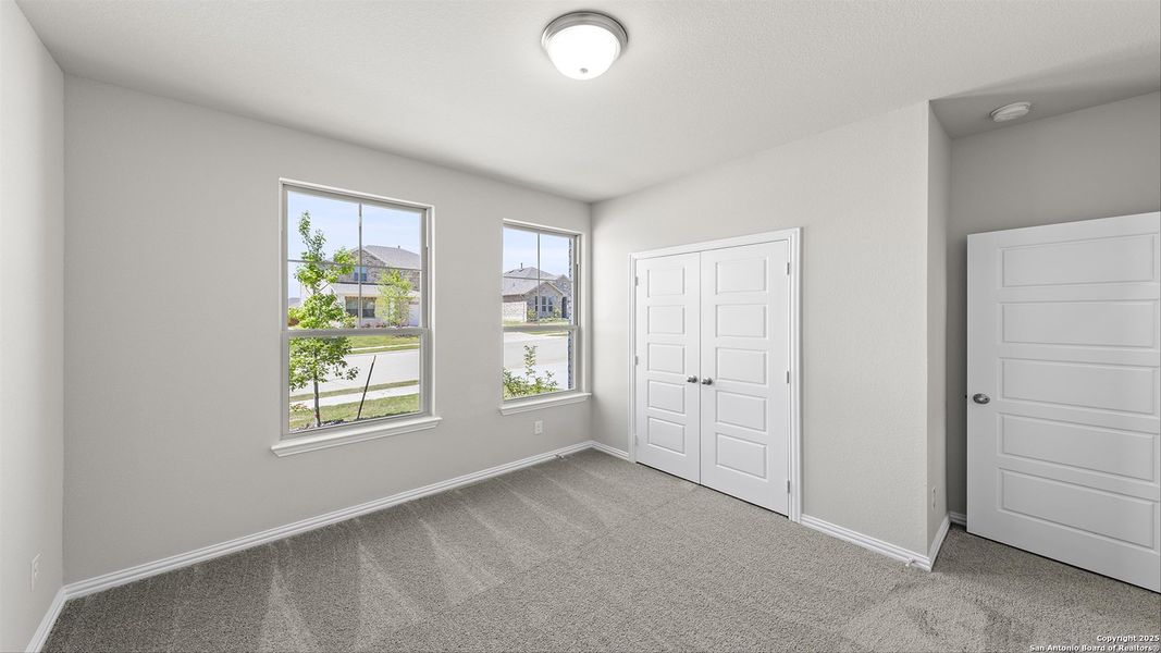 Spacious, unfurnished interior of a new home in Vista Ridge, Live Oak (Image 19).