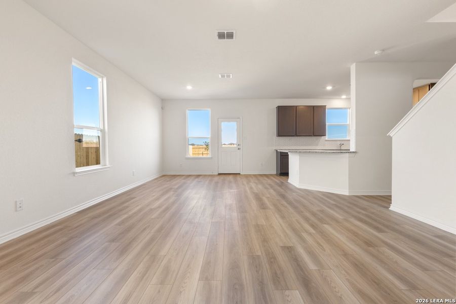 Spacious, unfurnished interior of a new home in , San Antonio (Image 18).
