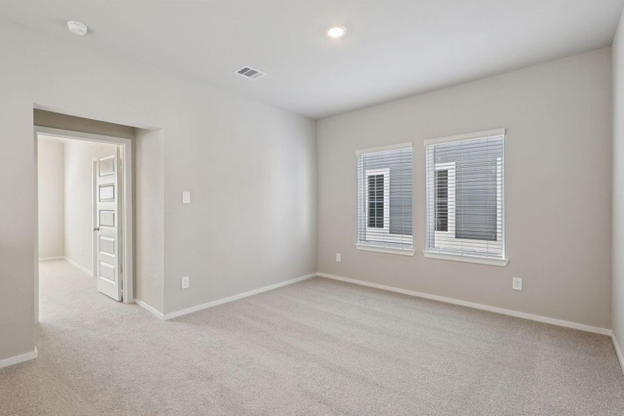 Spacious, unfurnished interior of a new home in Pinewood Trails - City Series, Atascocita (Image 24). Spacious, unfurnished interior of a new home in Pinewood Trails - City Series, Atascocita (Image 24).