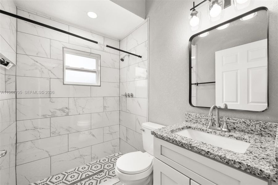 Furnished interior view inside a new home in , Avon Park (Image 39).