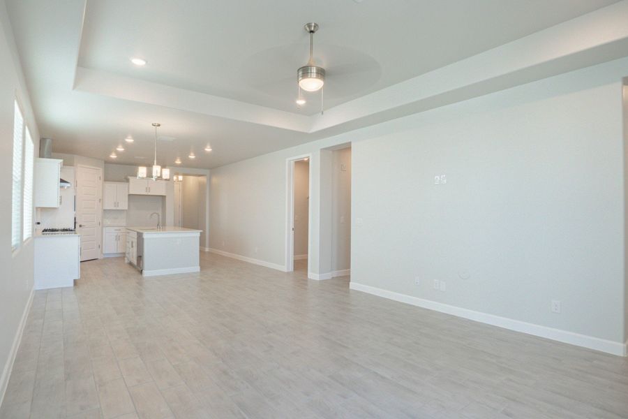 Spacious, unfurnished interior of a new home in Paseo Del Este, El Paso (Image 15).