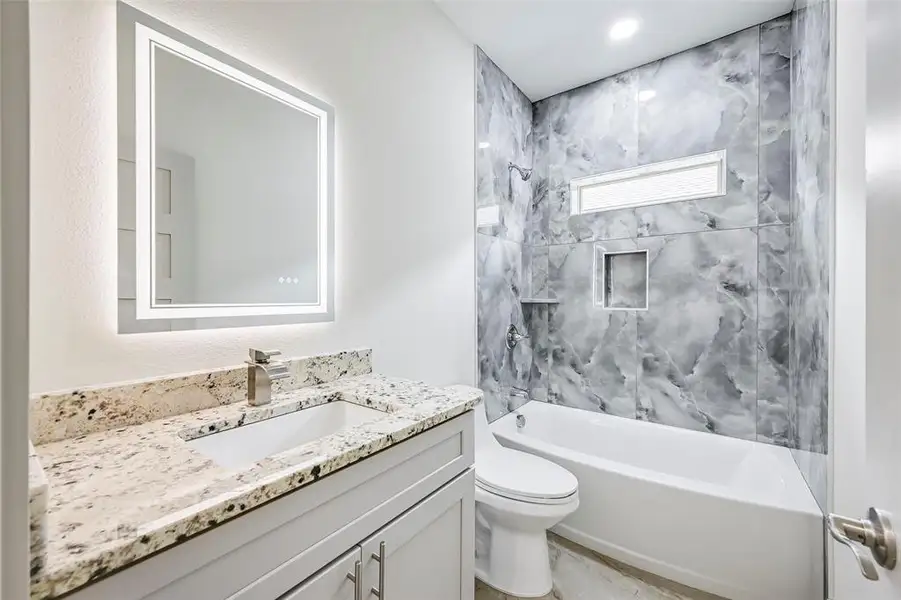 Furnished interior view inside a new home in , Grand Prairie (Image 4).