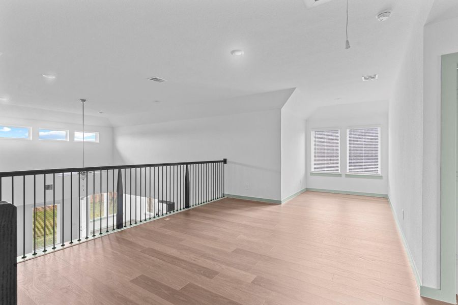 Spacious, unfurnished interior of a new home in Westland Ranch 50' Homesites, League City (Image 38).