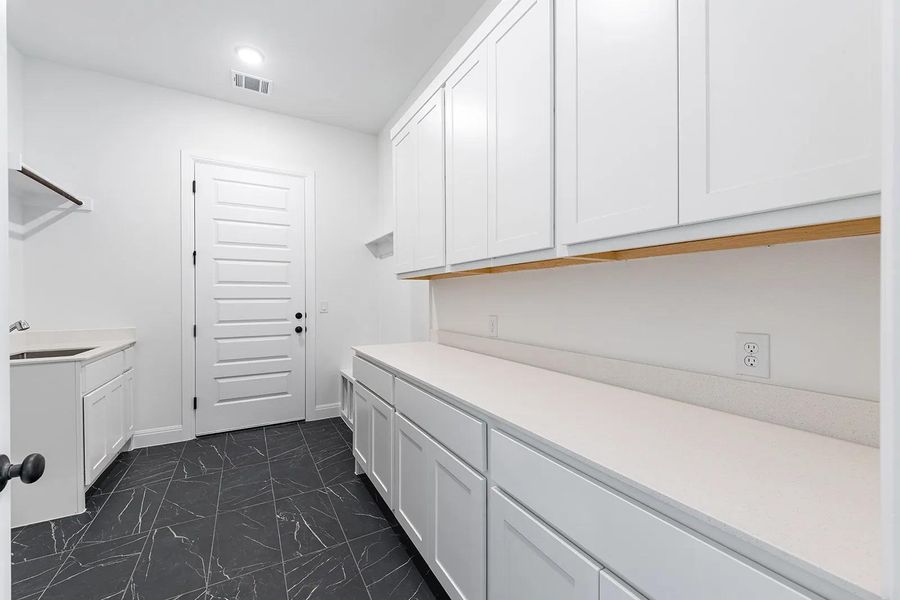 Deerfield II E Laundry room