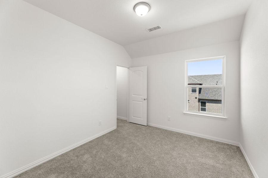 Representative unfurnished interior of a home built from the Kingston by UnionMain Homes in Elevon, Lavon (Image 22).