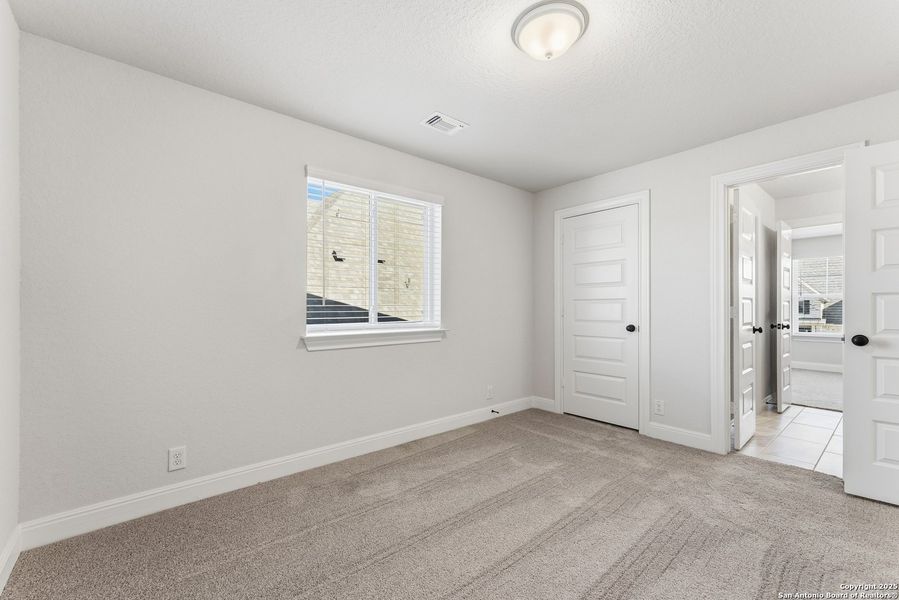 Spacious, unfurnished interior of a new home in Davis Ranch 60', San Antonio (Image 17).