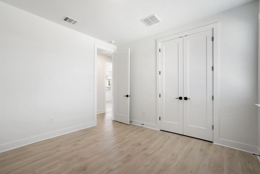 Spacious, unfurnished interior of a new home in Foxfield, Austin (Image 25). Spacious, unfurnished interior of a new home in Foxfield, Austin (Image 25).