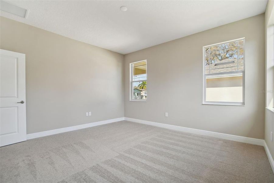 Spacious, unfurnished interior of a new home in , St. Petersburg (Image 31).