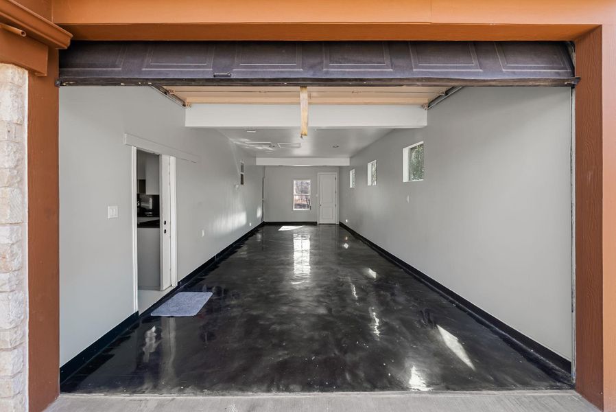 Spacious, unfurnished interior of a new home in , Austin (Image 22).