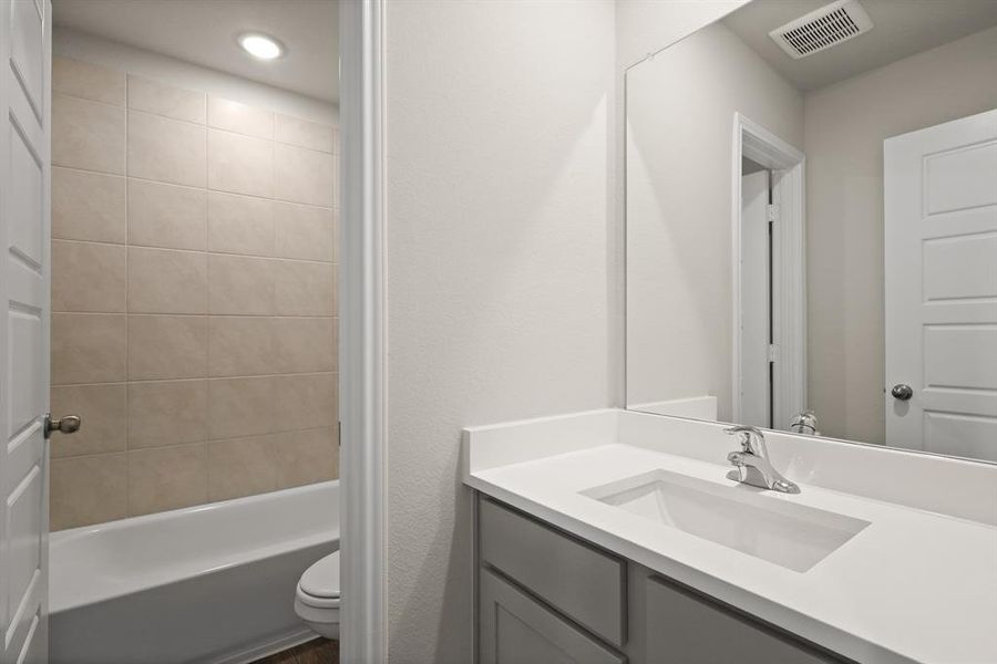 Furnished interior view inside a new home in Rocky Creek Crossing, Fort Worth (Image 7). Furnished interior view inside a new home in Rocky Creek Crossing, Fort Worth (Image 7).