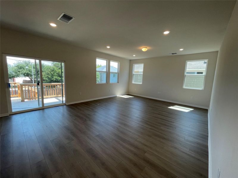 Spacious, unfurnished interior of a new home in Covered Bridge, Hutto (Image 17). Spacious, unfurnished interior of a new home in Covered Bridge, Hutto (Image 17).