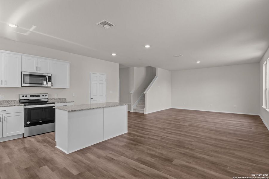 Image 23 of a home in Cinco Lakes. Image 23 of a home in Cinco Lakes.