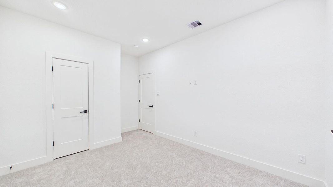 Spacious, unfurnished interior of a new home in Reynolds Landing, Houston (Image 23). Spacious, unfurnished interior of a new home in Reynolds Landing, Houston (Image 23).