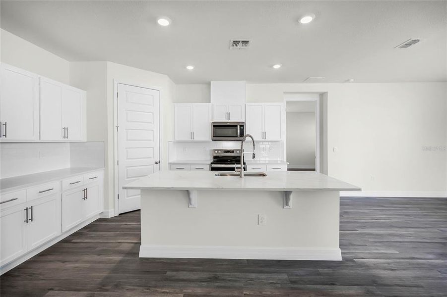 Furnished interior view inside a new home in , Winter Haven (Image 4).