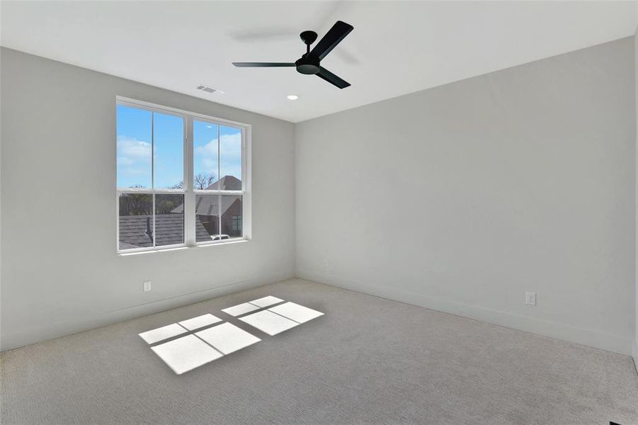 Spacious, unfurnished interior of a new home in , Aledo (Image 13).