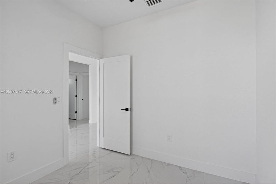 Spacious, unfurnished interior of a new home in , Lehigh Acres (Image 23).