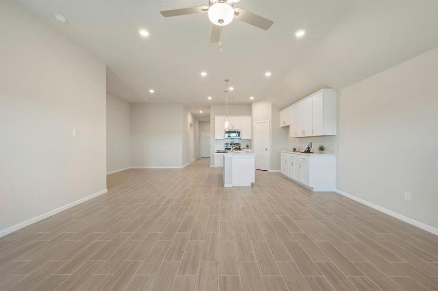 Spacious, unfurnished interior of a new home in Tarrytown, Crowley (Image 28). Spacious, unfurnished interior of a new home in Tarrytown, Crowley (Image 28).