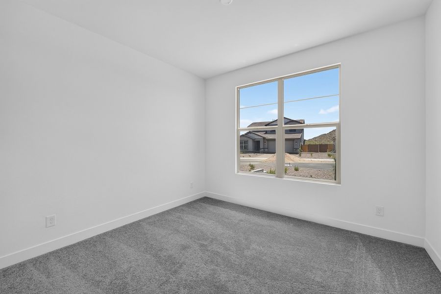 Spacious, unfurnished interior of a new home in Ladera Trails, Queen Creek (Image 20).