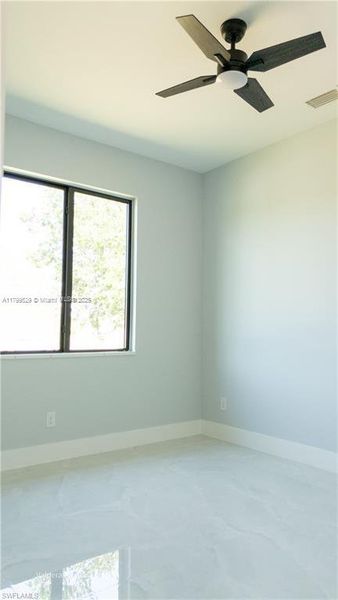 Spacious, unfurnished interior of a new home in , Lehigh Acres (Image 6).